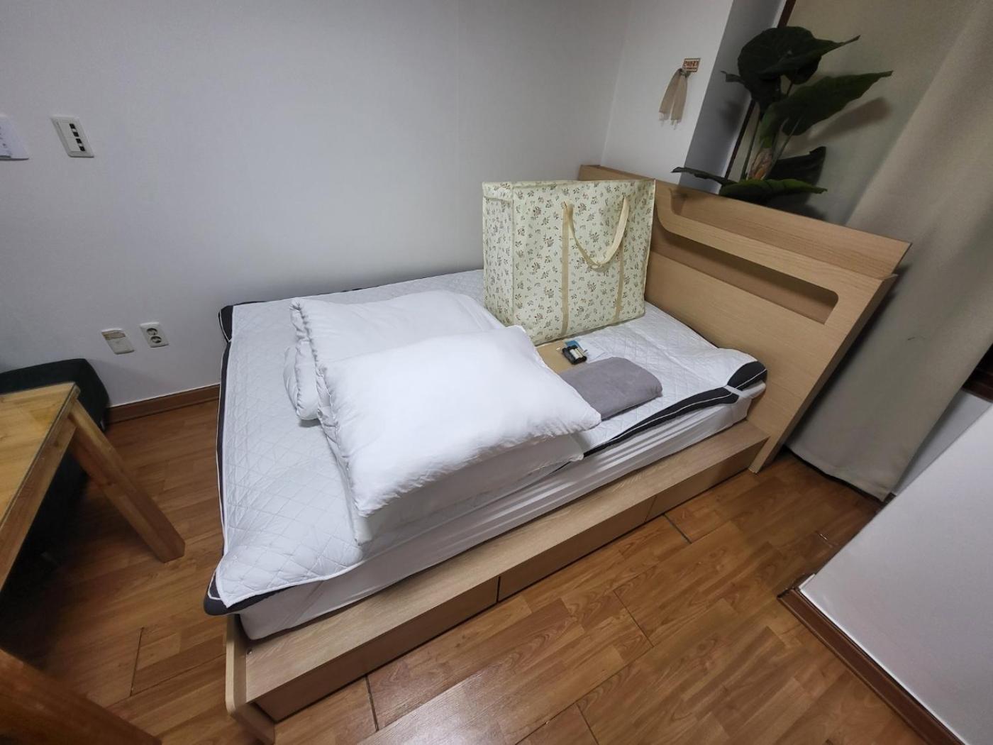 2-2508 #gangnam Stn, 5-min #yeoksam Stn, 3-min #ott #concierge Gangnam Managed Apartment Seoul